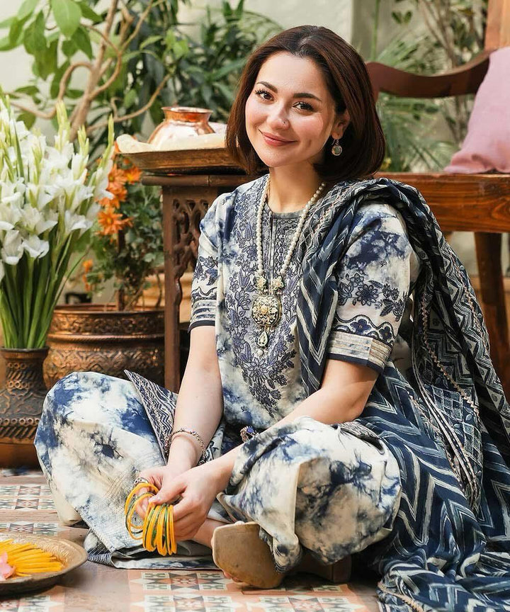 Sapphire 3Pc Lawn Embroidered Suit With Printed Dupatta-D-738